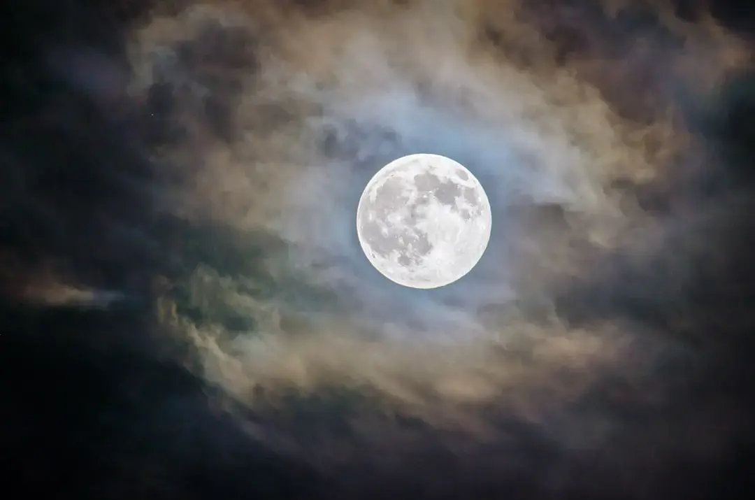 Luna Albastră din 31 mai 2026: înțelesuri astrologice profunde