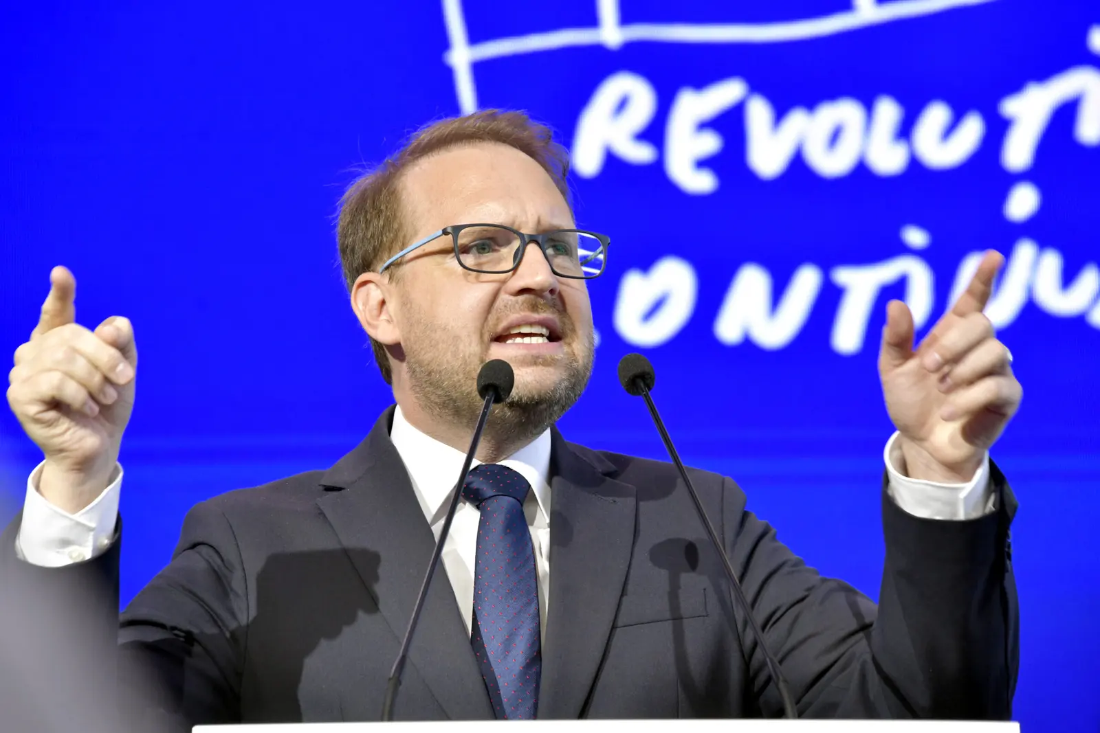 Fritz, președintele USR, închide primăria și se pregătește să fie angajat la partid