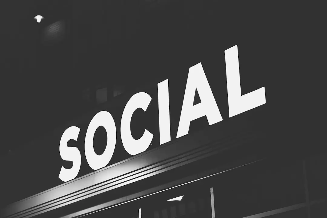 Tensiuni sociale și replici tăioase sub Luna Nouă în Balanță